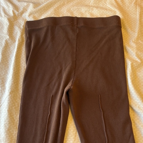 DONNI. Brown Ribbed Capris - Picture 3 of 5